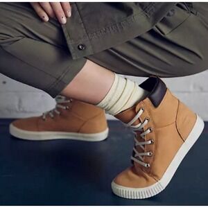 Timberland Hightops- Womens 9- good condition